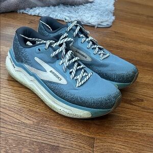 Brooks Ghost Max Teal and White Mesh Running Sneakers
